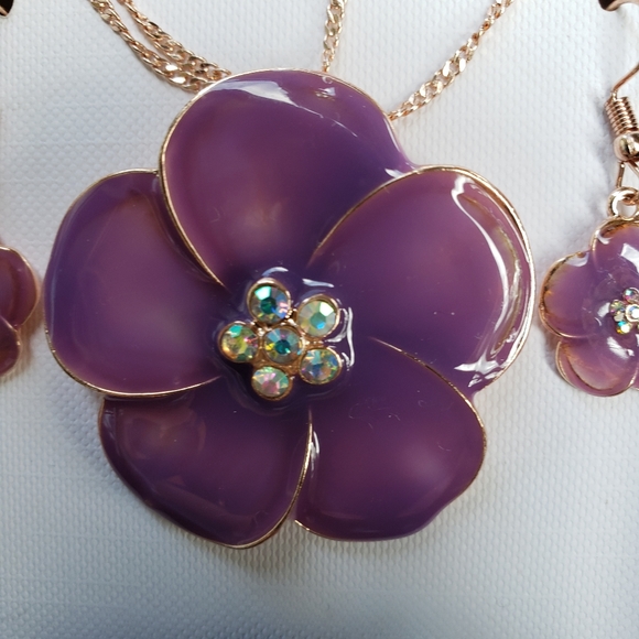 BNWT Mixit Purple Flower Necklace Earring 2-pc. Jewelry Set - Picture 3 of 4